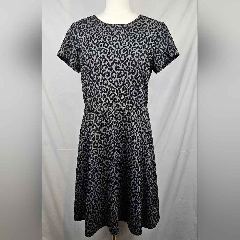 ANN TAYLOR LOFT Sz 8 GRAY BLACK LEOPARD PRINT FIT &‎ FLARE DRESS Fairygoth